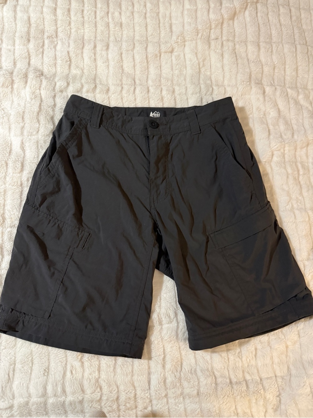 REI 9" Men's Black Cargo Shorts